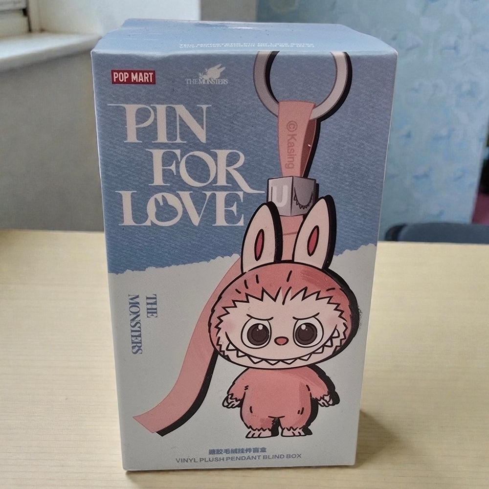 Pop Mart "The Monsters" Pin For Love Serie *UNOPENED